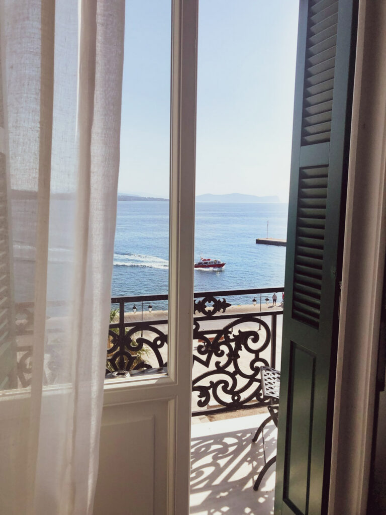 Insights Greece - Eleni Stasinopoulou: The Hotel Trotter