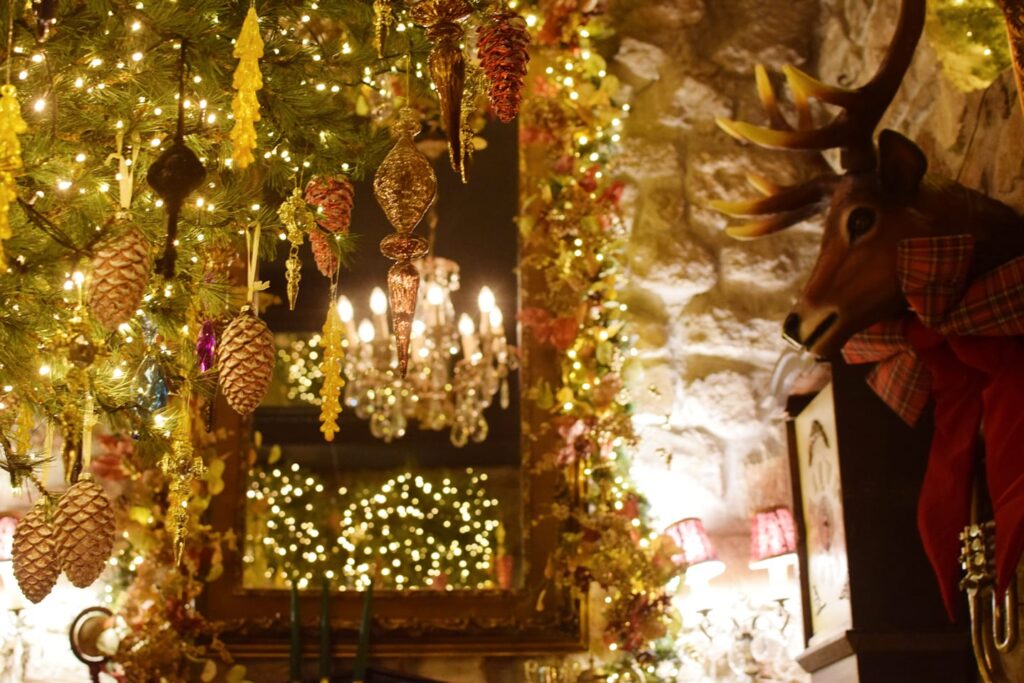 Insights Greece - 8 Best Spots for Christmas Drinks in Athens